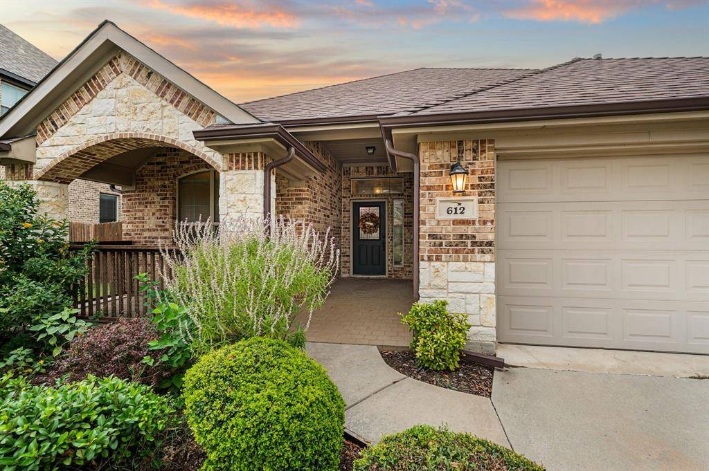 Saginaw, TX 76179,612 Ravenwood Drive