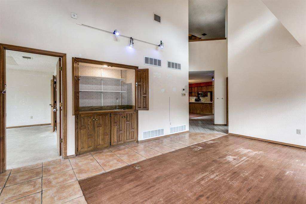 Trophy Club, TX 76262,213 Oak Hill Drive