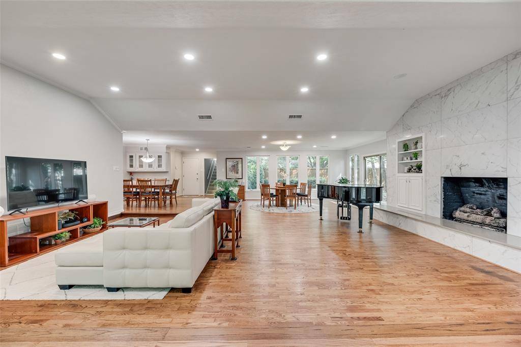 Dallas, TX 75229,3825 Echo Brook Lane