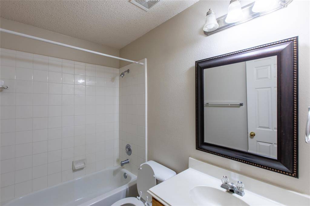 Mckinney, TX 75070,3713 Pinetree Drive