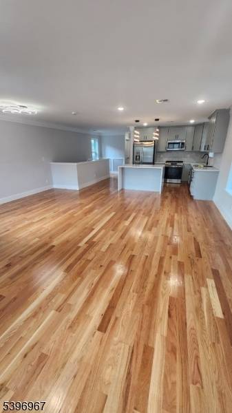 East Orange City, NJ 07017,72 Hamilton St