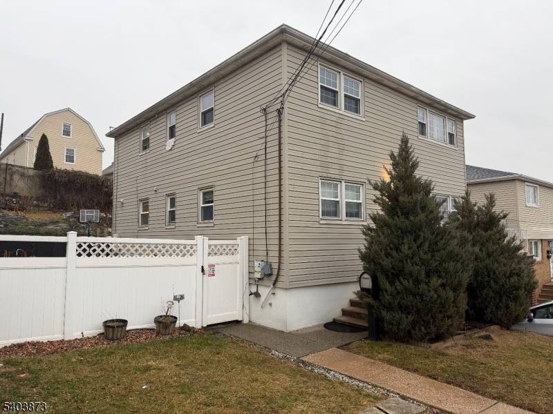 Kearny Town, NJ 07032,53 Devon Ter