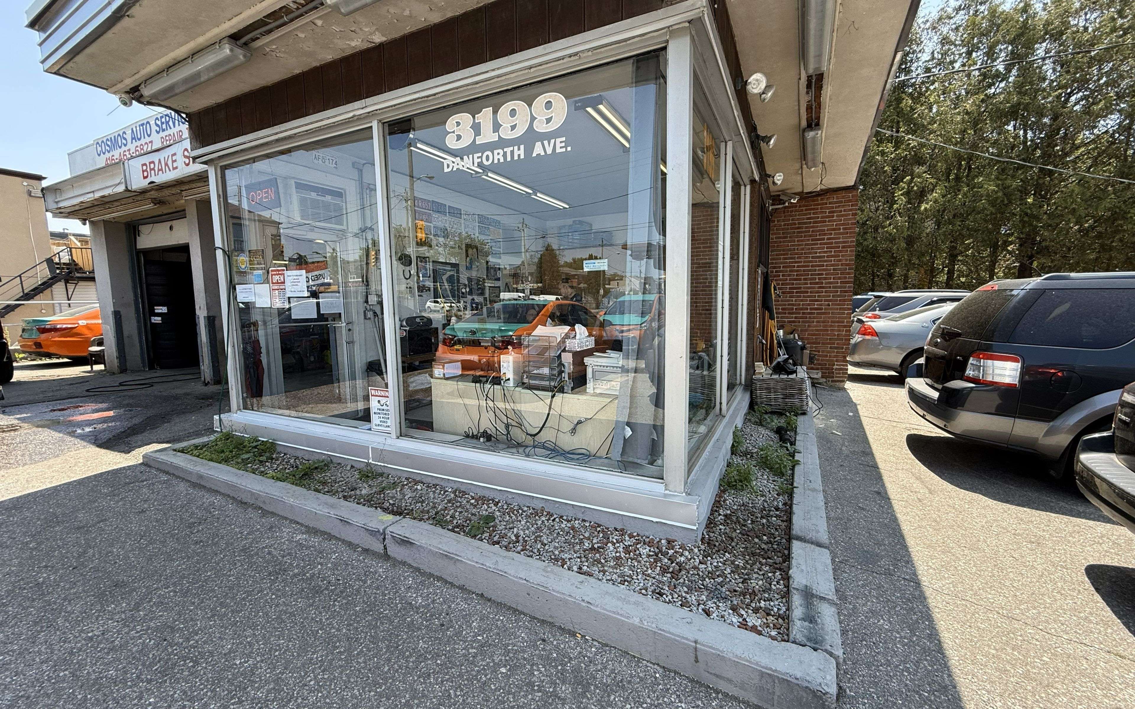 Toronto E06, ON M1L 1B8,3199 Danforth AVE #2