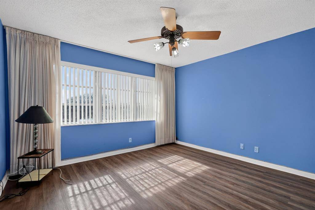 Pembroke Pines, FL 33025,9410 N Hollybrook Lake Dr #303