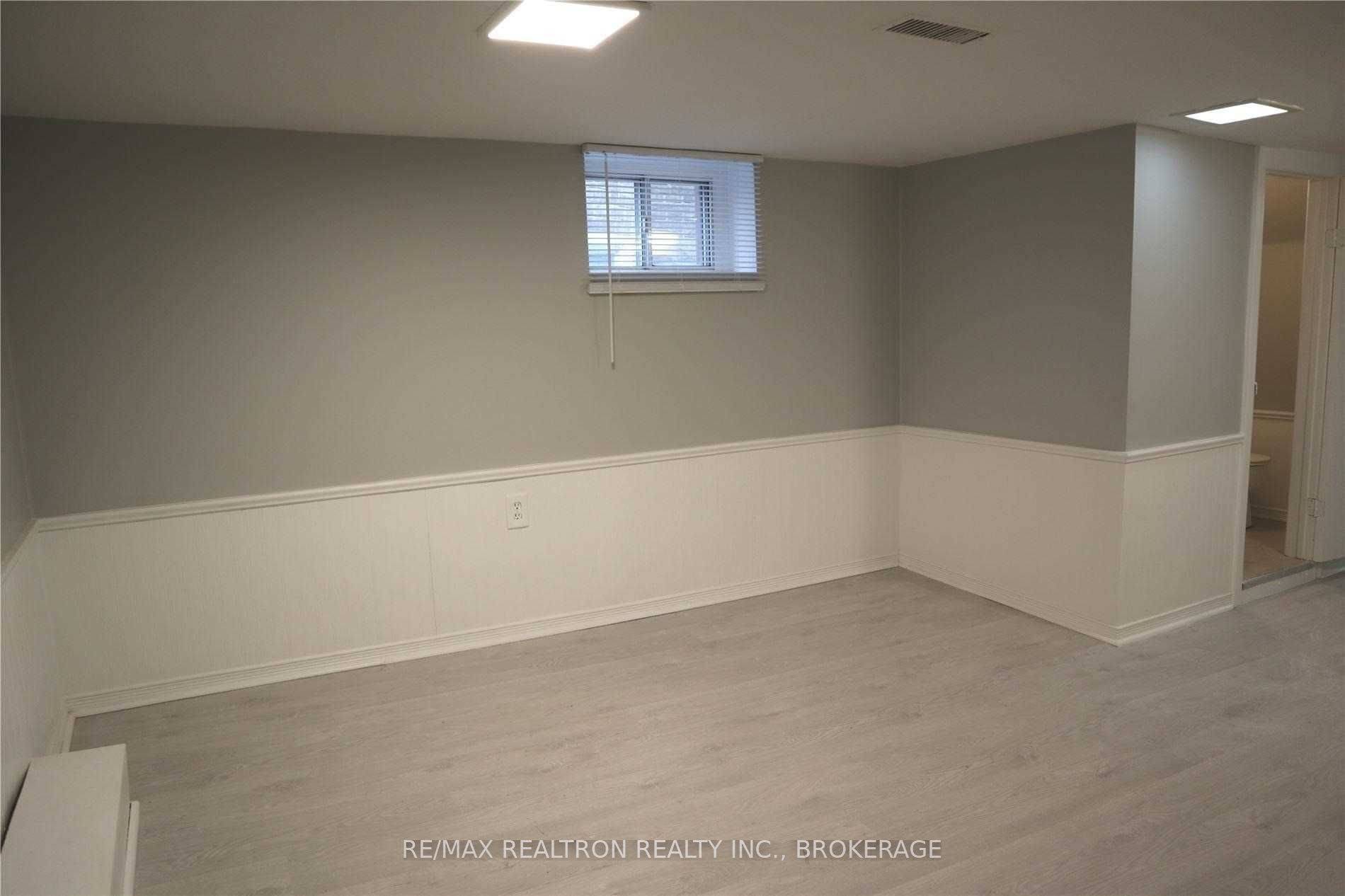 Toronto W04, ON M5B 1Z2,226 Church ST