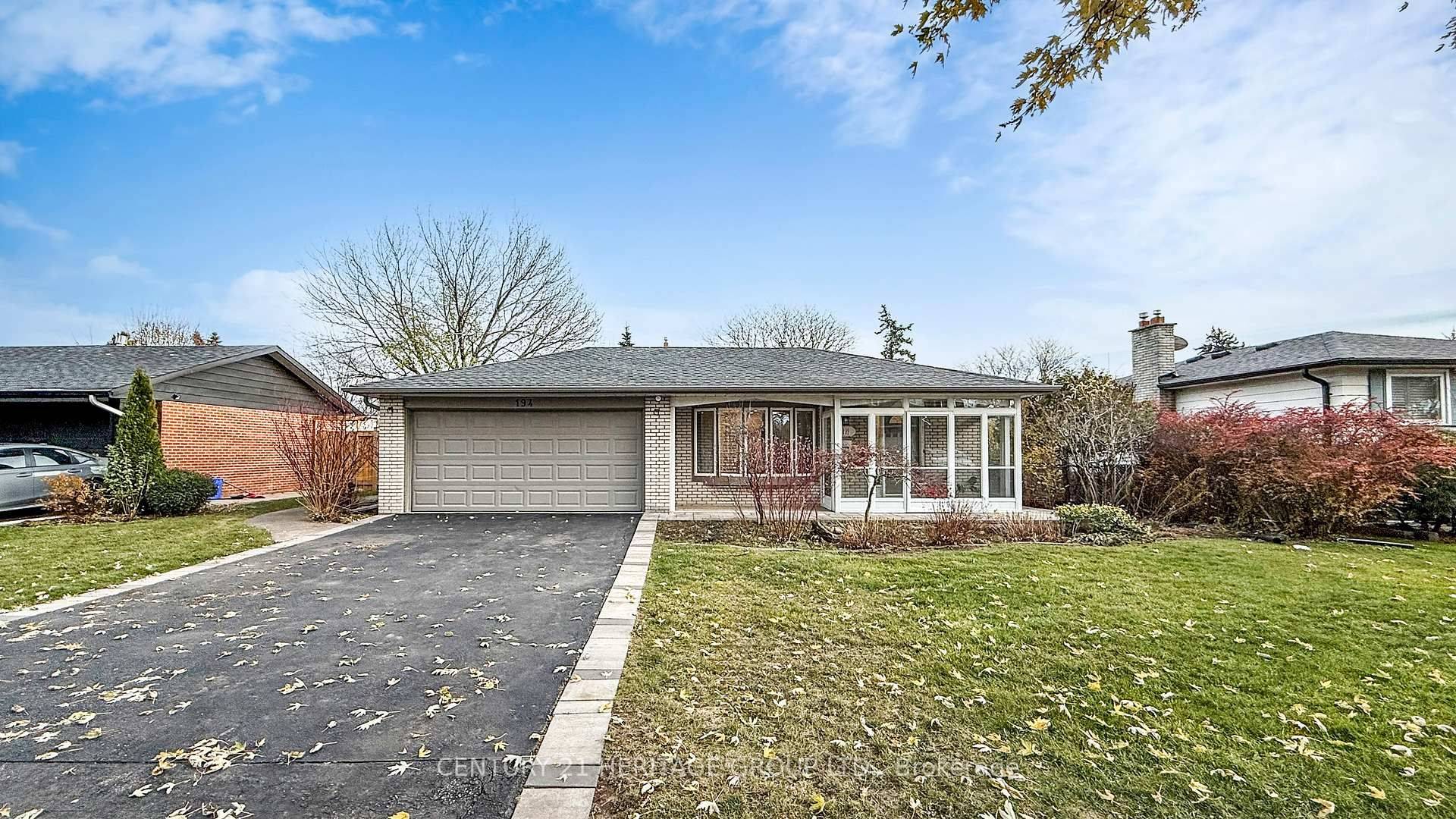 Oakville, ON L6H 1E4,194 Sewell DR