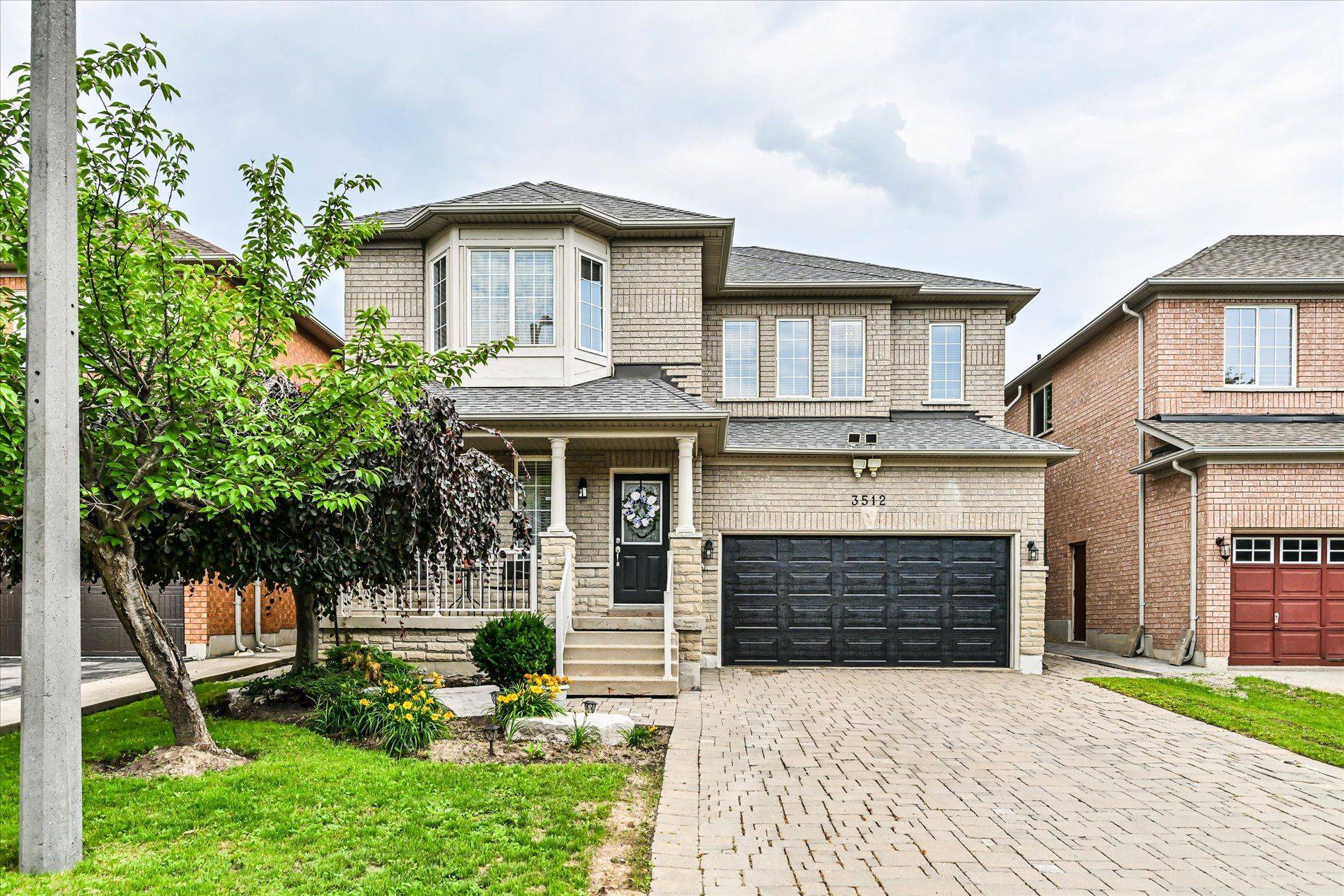 Mississauga, ON L5M 6Y9,3512 Positano PL