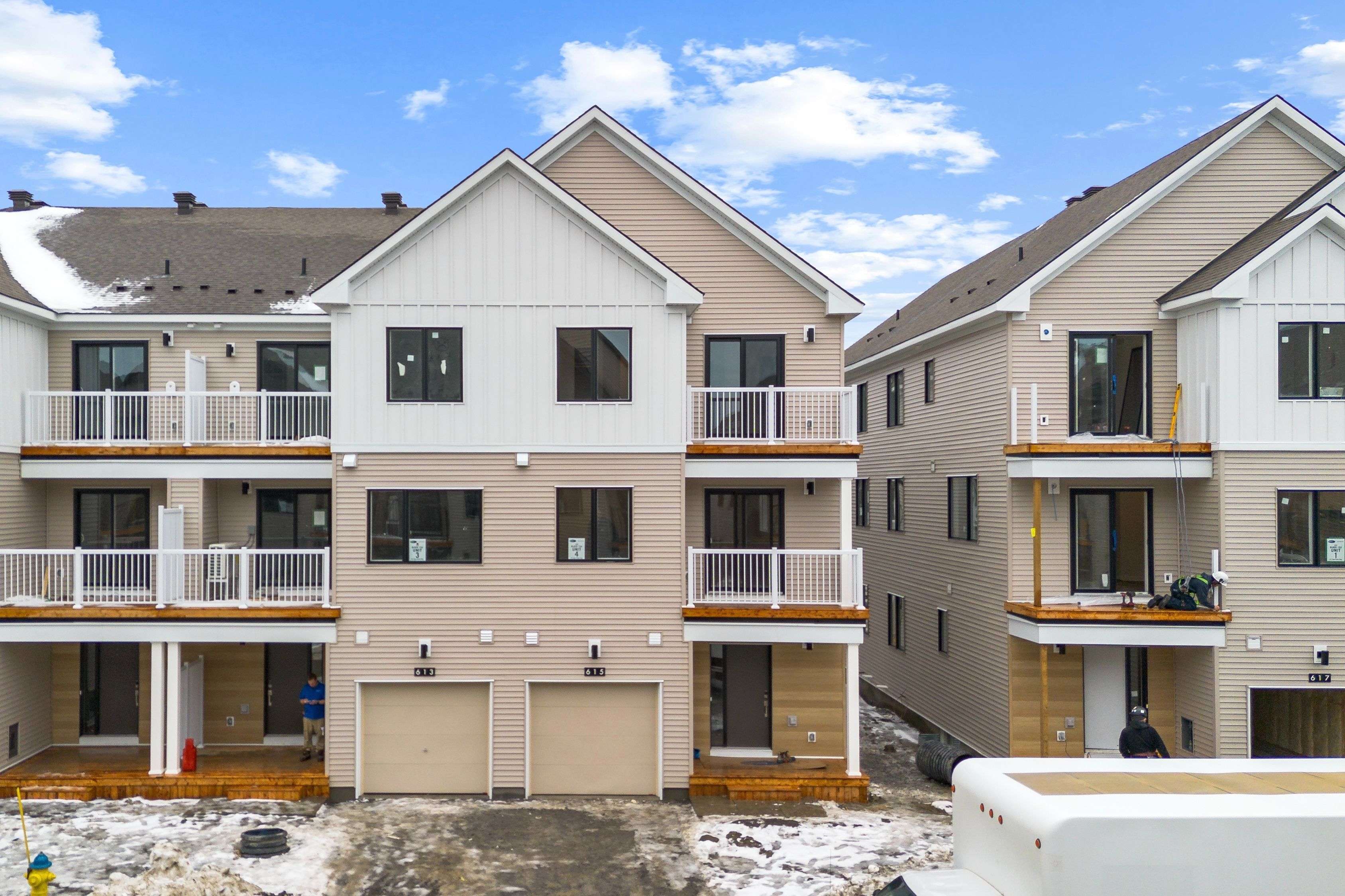 Kanata, ON K2W 0N9,615 Bee Pollen WAY