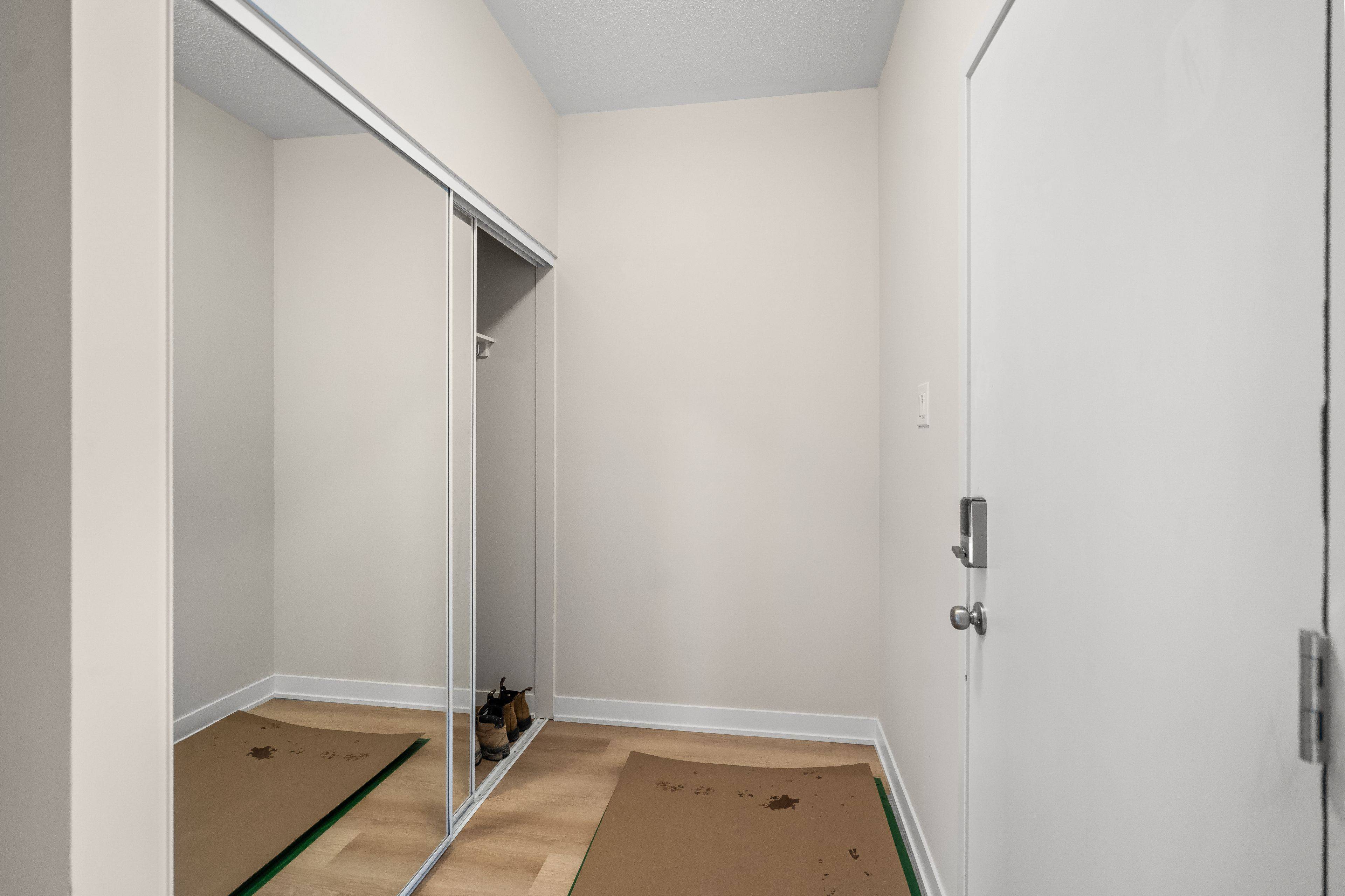 Kanata, ON K2W 0N9,615 Bee Pollen WAY