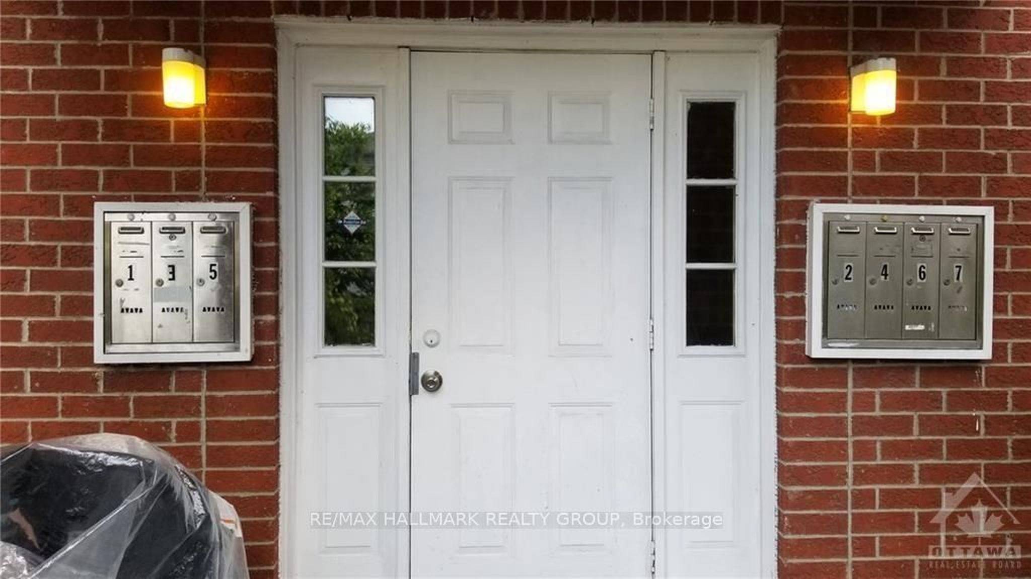 Westboro - Hampton Park, ON K1Z 5H4,346 WINONA AVE #4