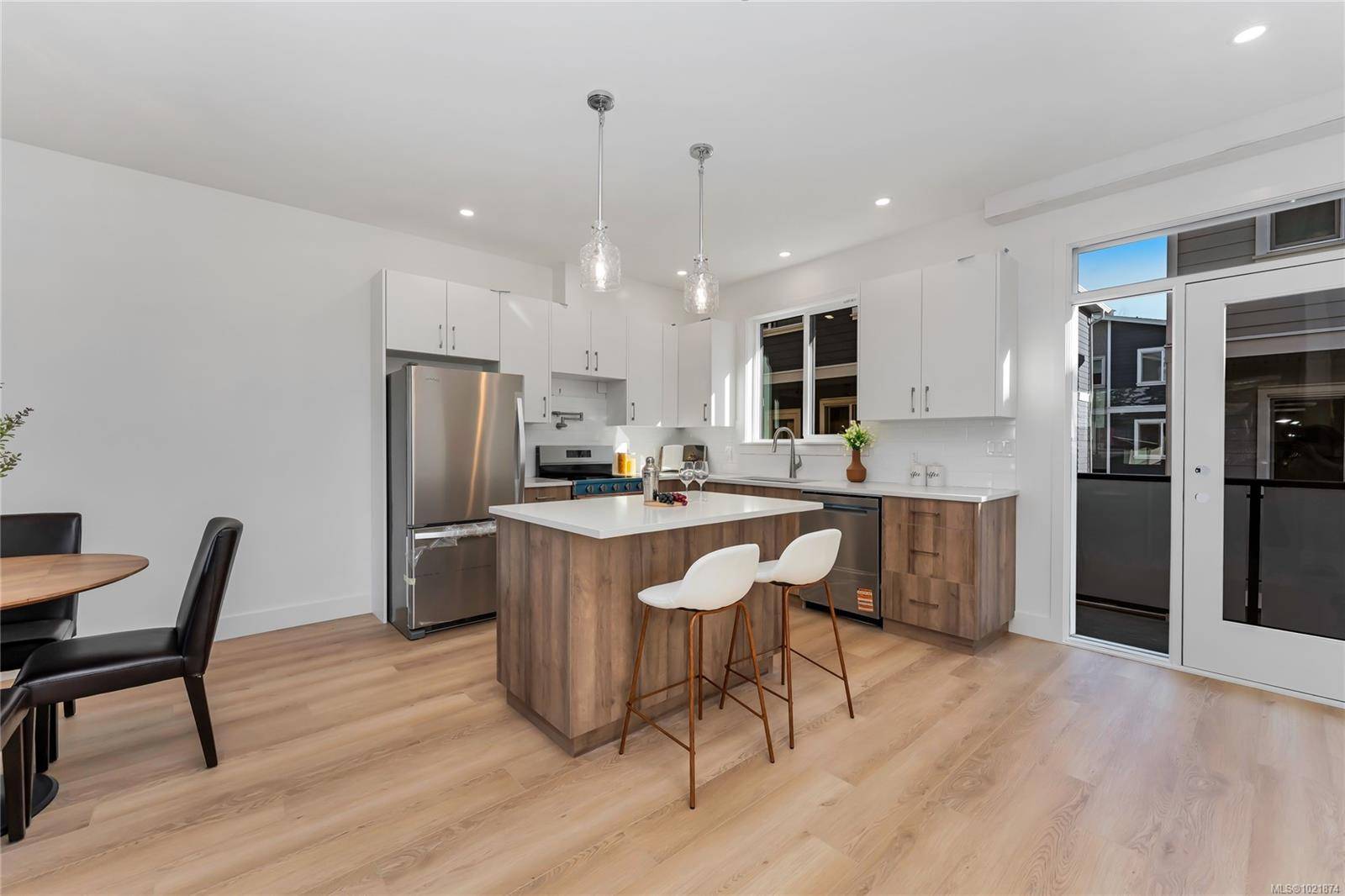 Langford, BC V9C 2V8,909 Vine Crt