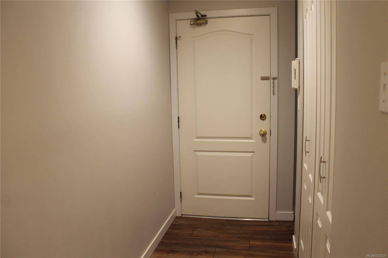 Duncan, BC V9L 3N9,300 Bundock Ave #203