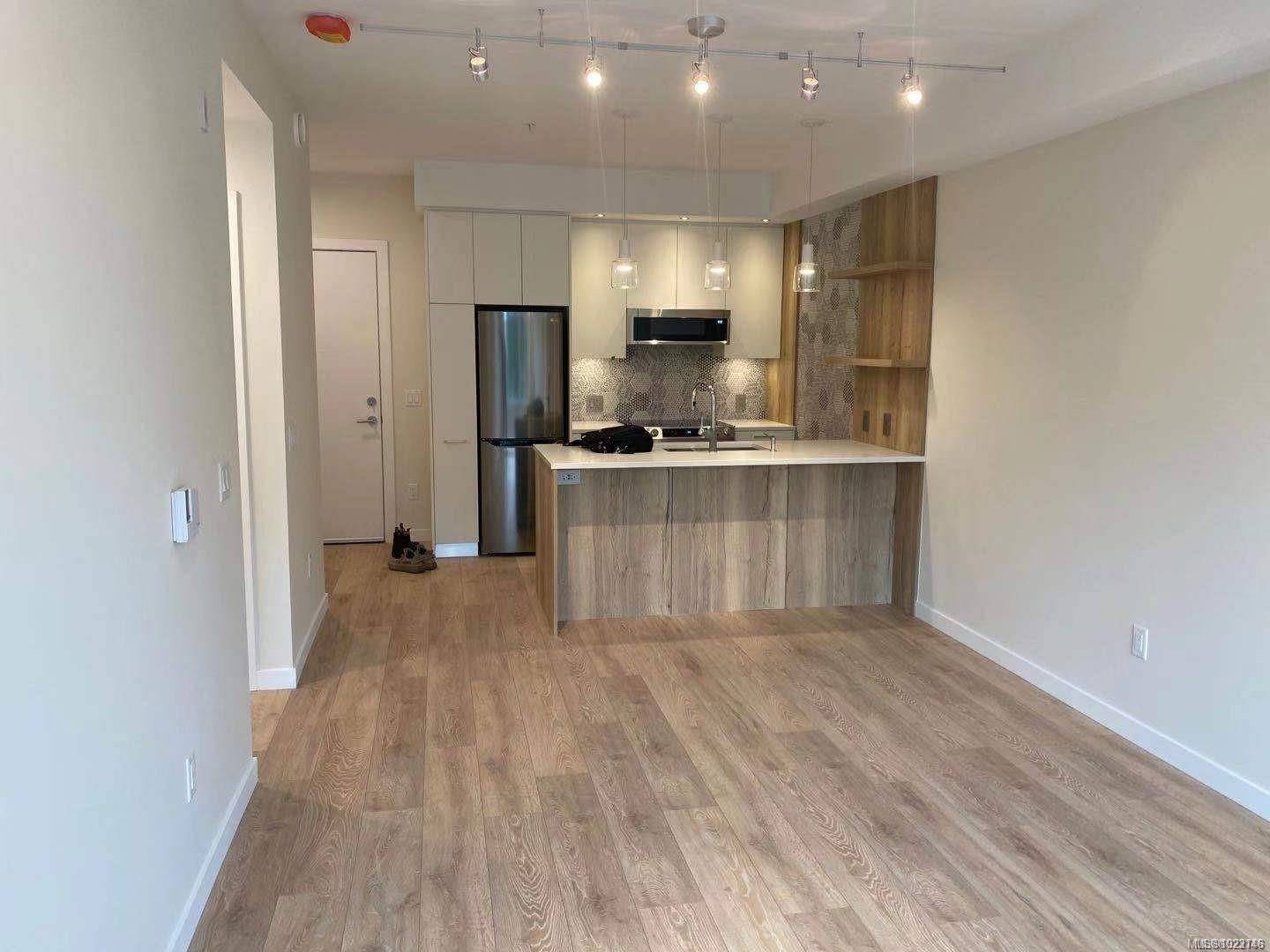 Saanich, BC V8T 3V4,1588 North Dairy Rd #206