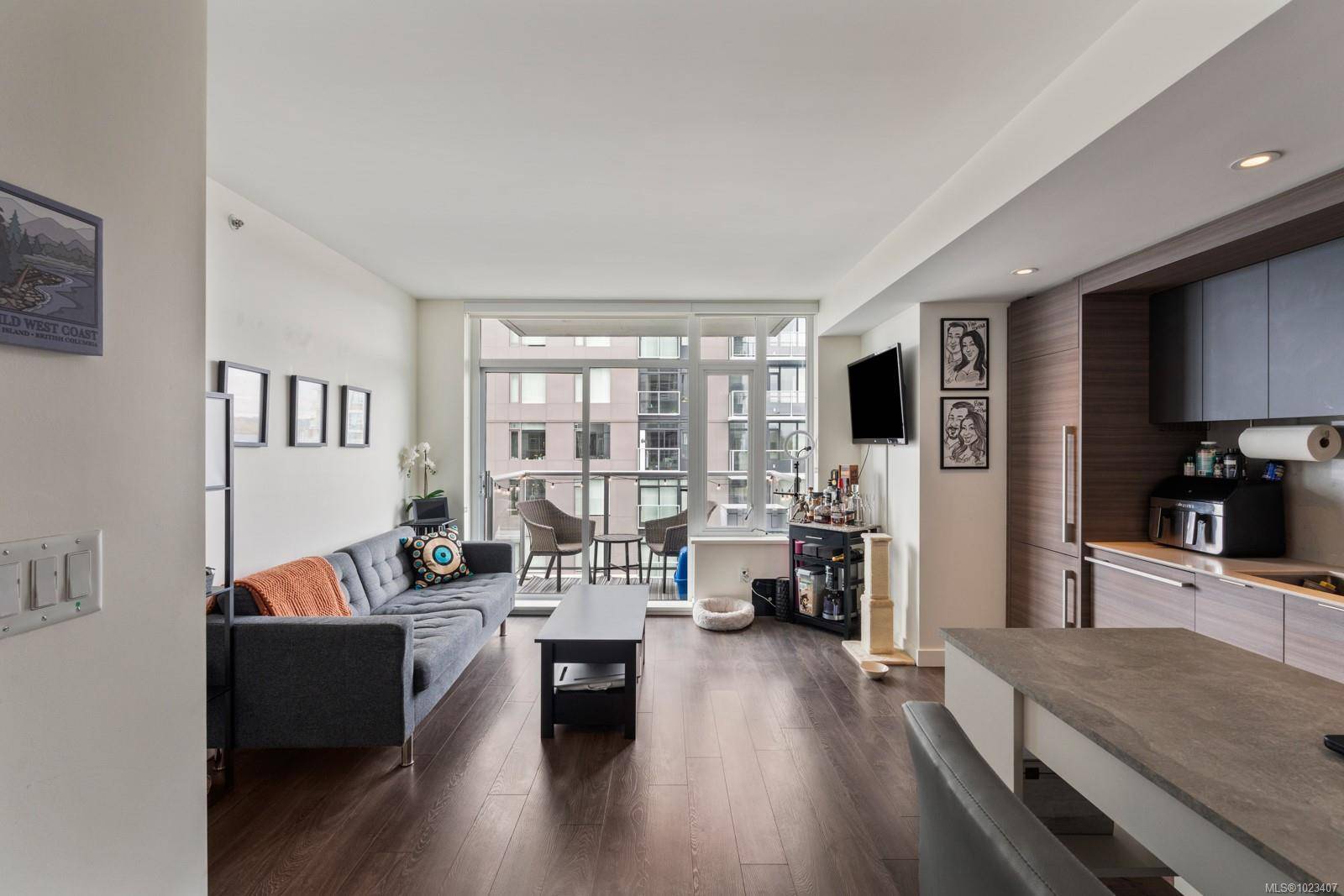 Victoria, BC V8W 0G2,848 Yates St #1105