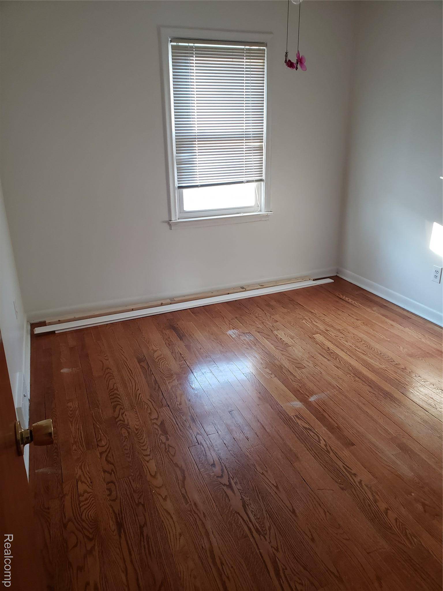 Clawson, MI 48017,310 N Marias AVE