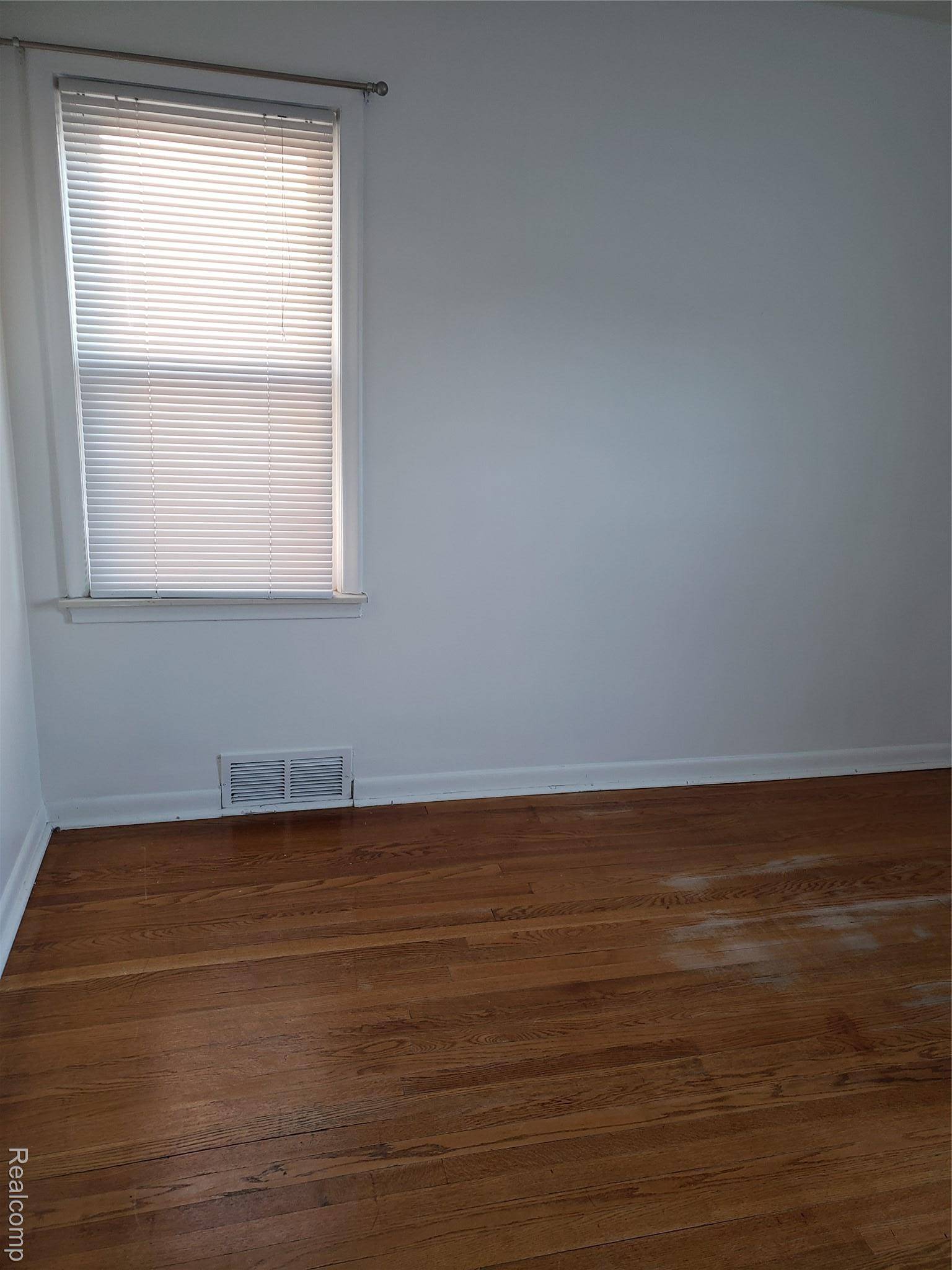 Clawson, MI 48017,310 N Marias AVE