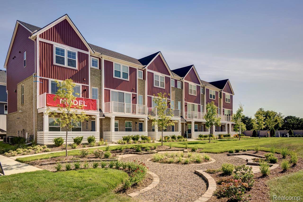 New Hudson, MI 48165,30005 Center ST #12