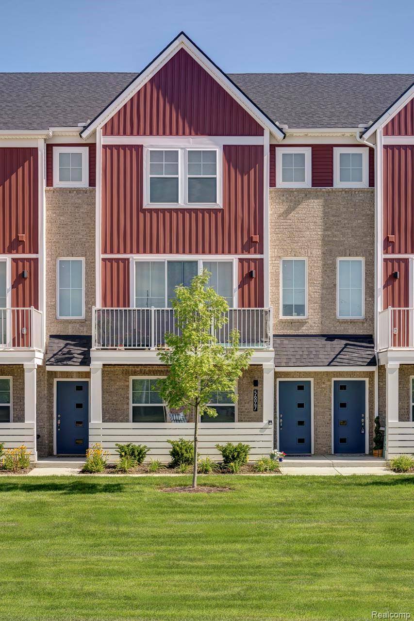 New Hudson, MI 48165,30005 Center ST #12