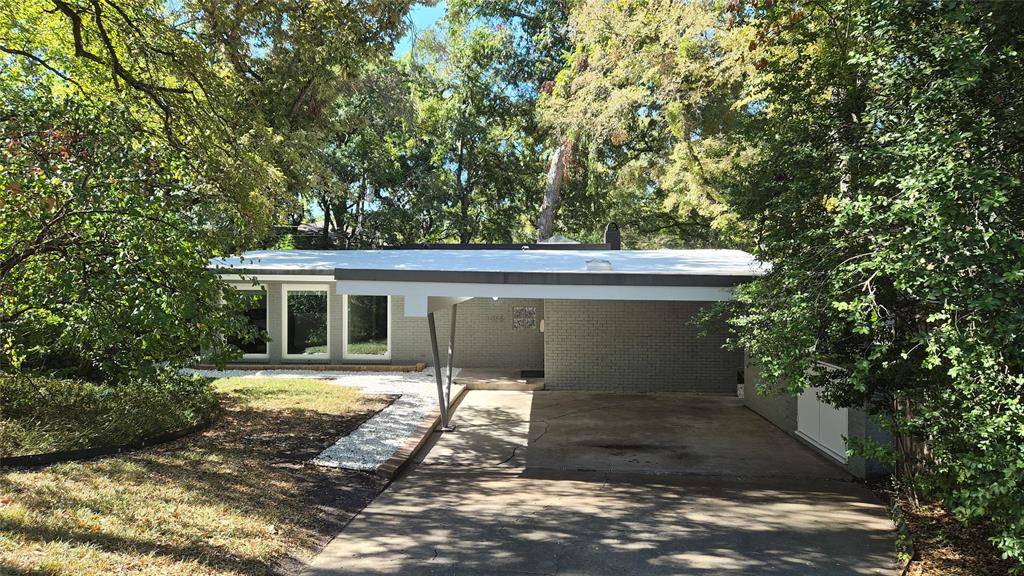 Dallas, TX 75218,1055 Tipperary Drive