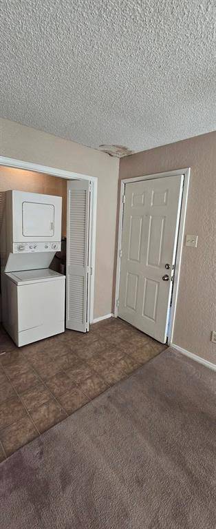 Dallas, TX 75243,9811 Walnut Street #301