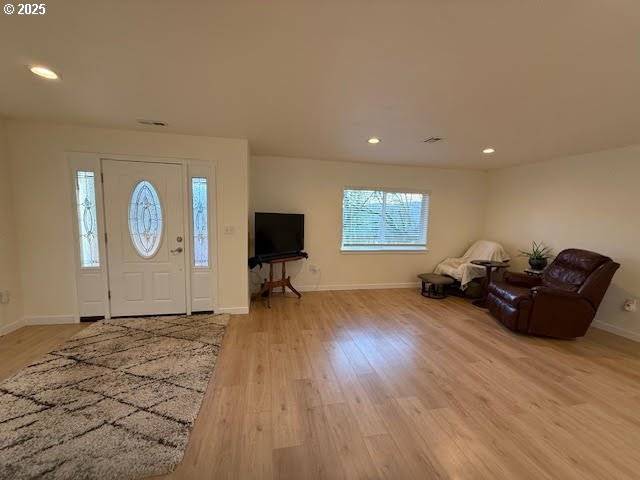 Sutherlin, OR 97479,575 CEDAR ST