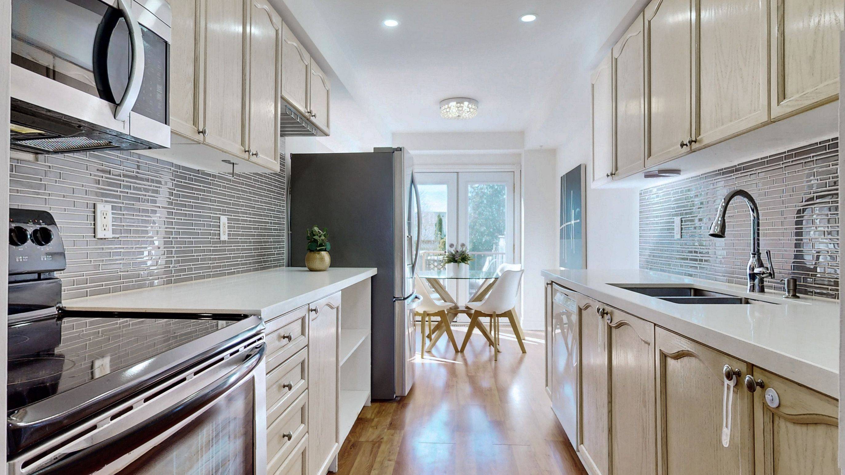 Whitby, ON L1R 2K4,112 Creekwood CRES