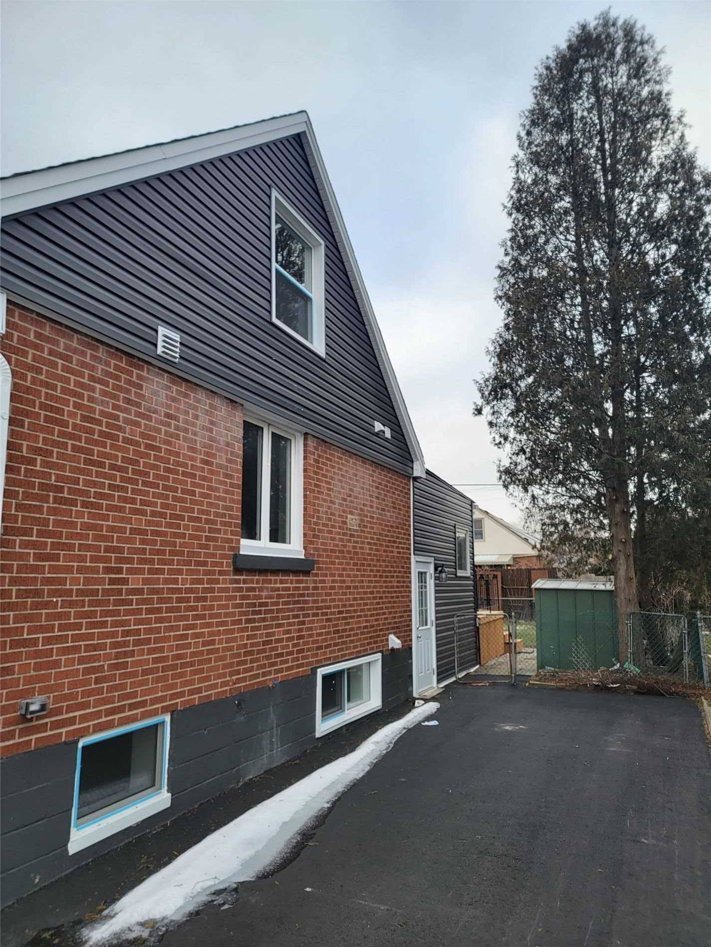 Hamilton, ON L8K 3S5,108 Adair AVE S #UPPER