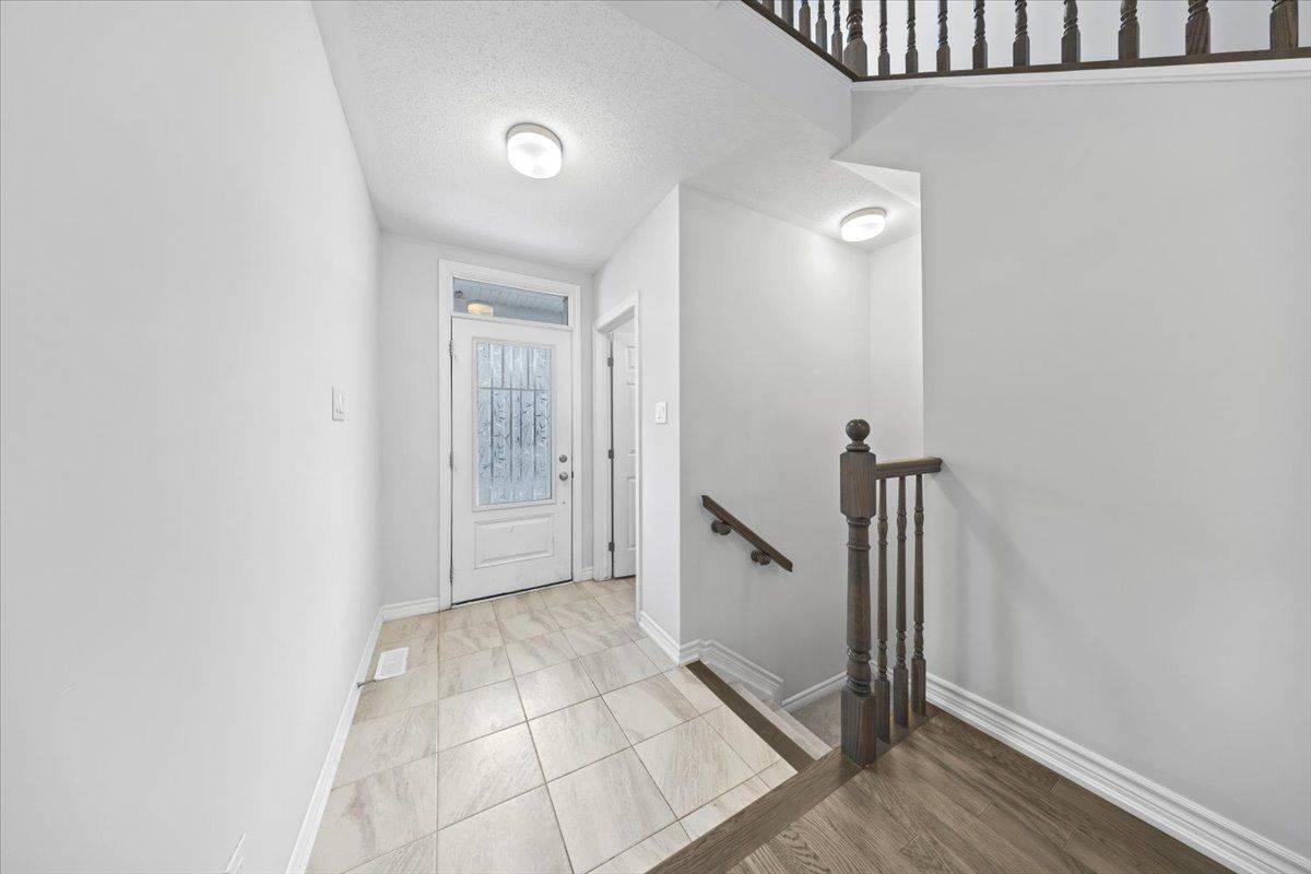 Barrhaven, ON K2J 6W1,509 FLAGSTAFF DR