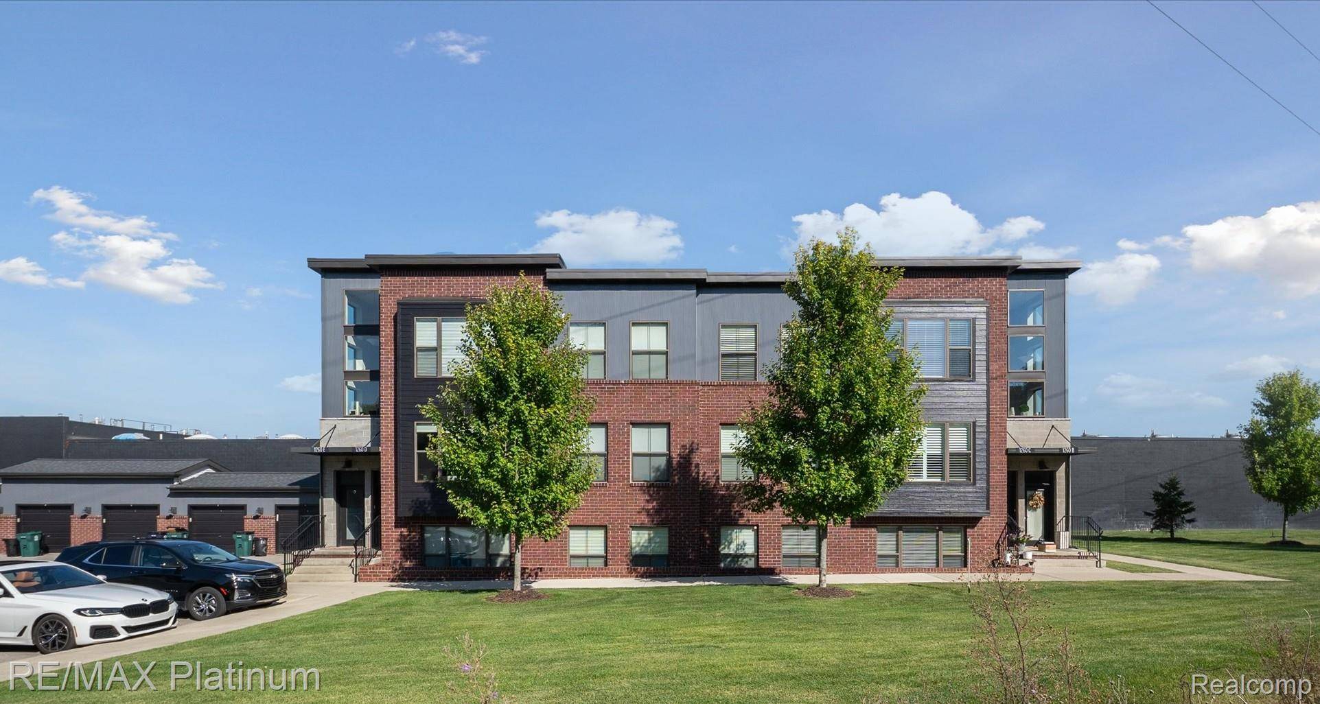 Royal Oak, MI 48067,1260 Diamond CT #A