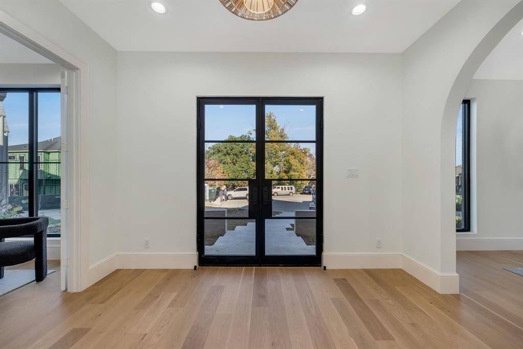 Dallas, TX 75214,7004 Irongate Lane