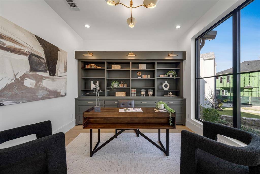 Dallas, TX 75214,7004 Irongate Lane