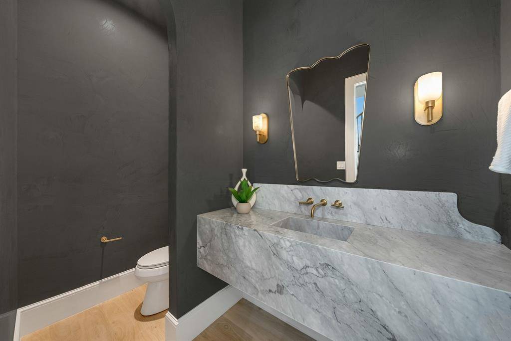 Dallas, TX 75214,7004 Irongate Lane