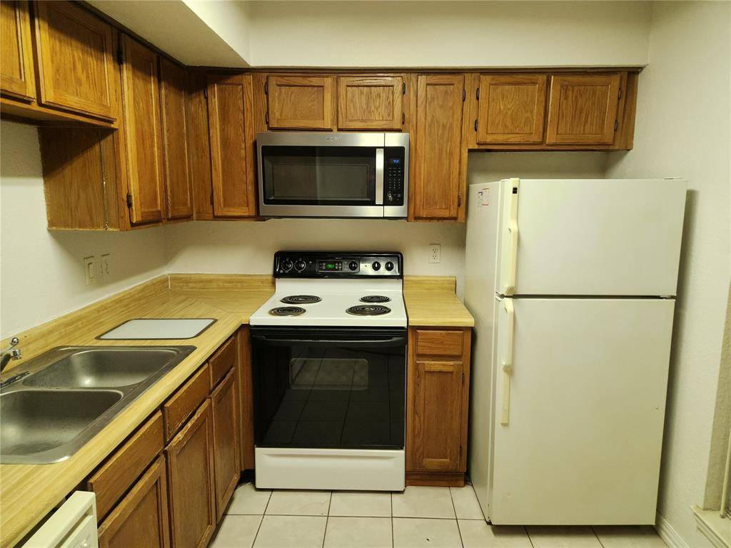 Dallas, TX 75243,9813 Walnut Street #104