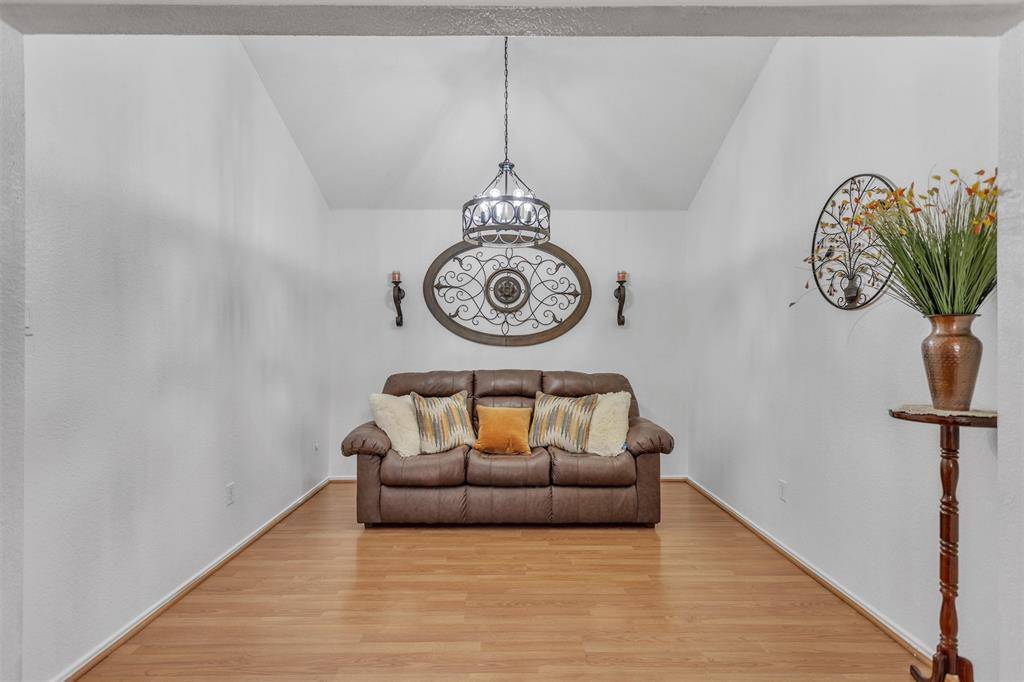 Dallas, TX 75227,10419 Blackjack Oaks Drive