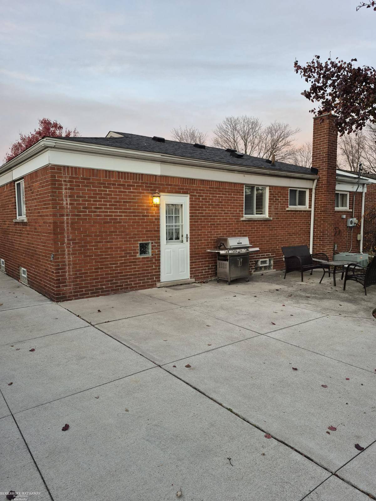 Saint Clair Shores, MI 48081,22016 Barton ST