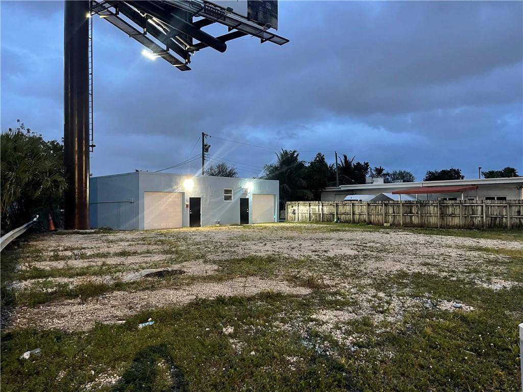 Oakland Park, FL 33309,665 W Prospect Rd