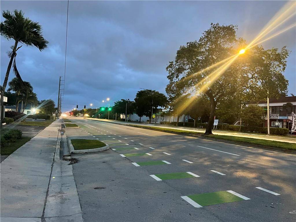 Oakland Park, FL 33309,665 W Prospect Rd