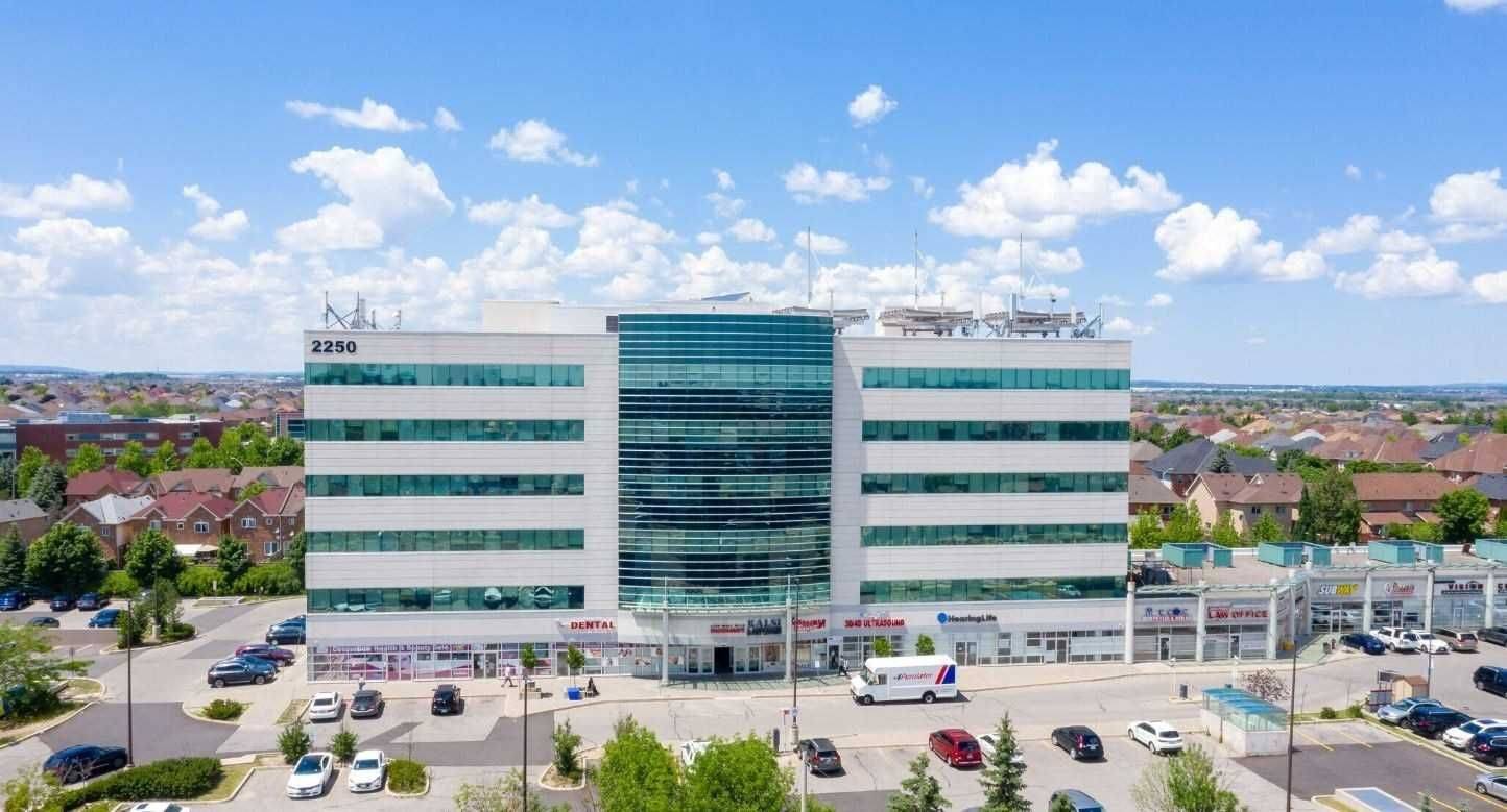 Brampton, ON L6R 0W3,2250 Bovaird DR E #309