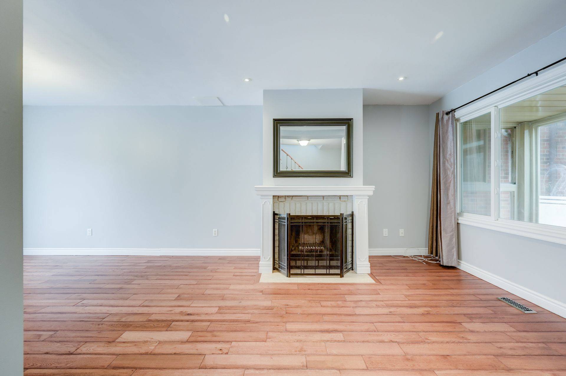 Mississauga, ON L5N 3W1,6359 Plowmans Heath N/A