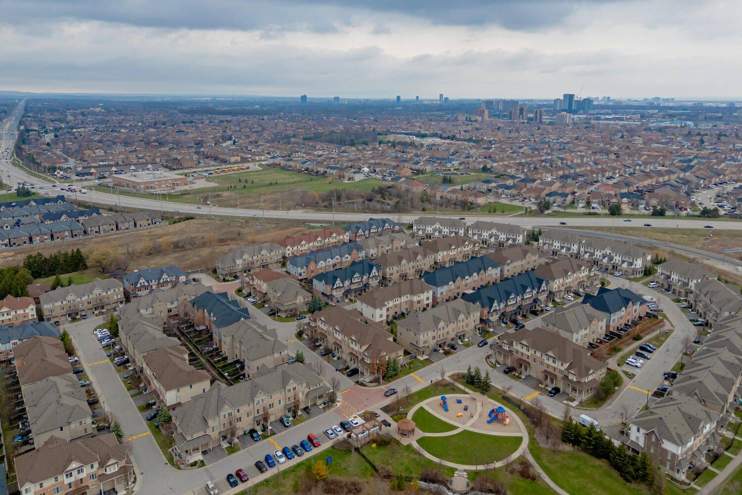 Brampton, ON L6Y 0P9,48 Cedar Lake CRES