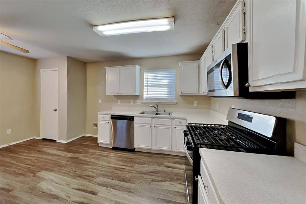 Rowlett, TX 75088,7802 Dockside Drive