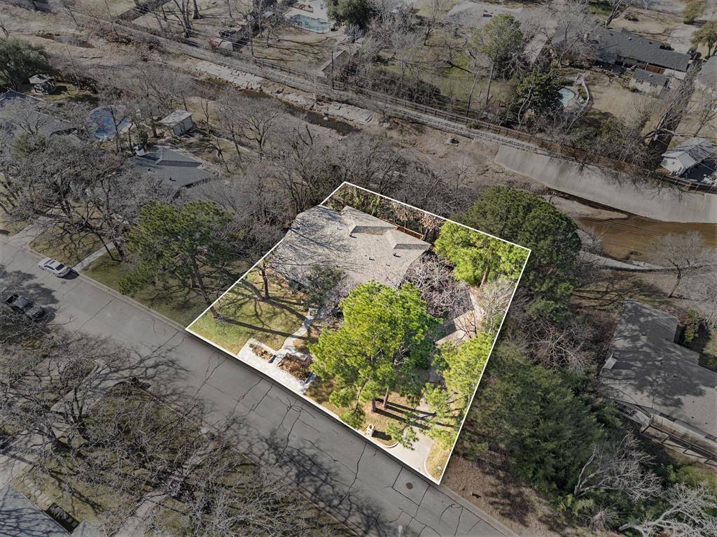 Bedford, TX 76022,1021 Edgecliff Drive