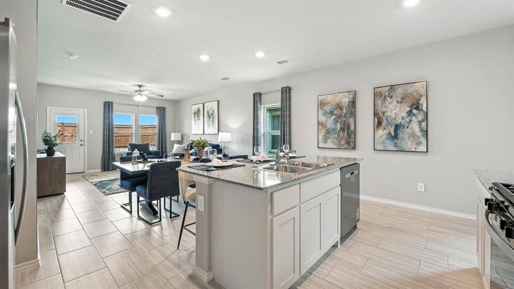 Denton, TX 76259,608 SHADED GROVE Drive