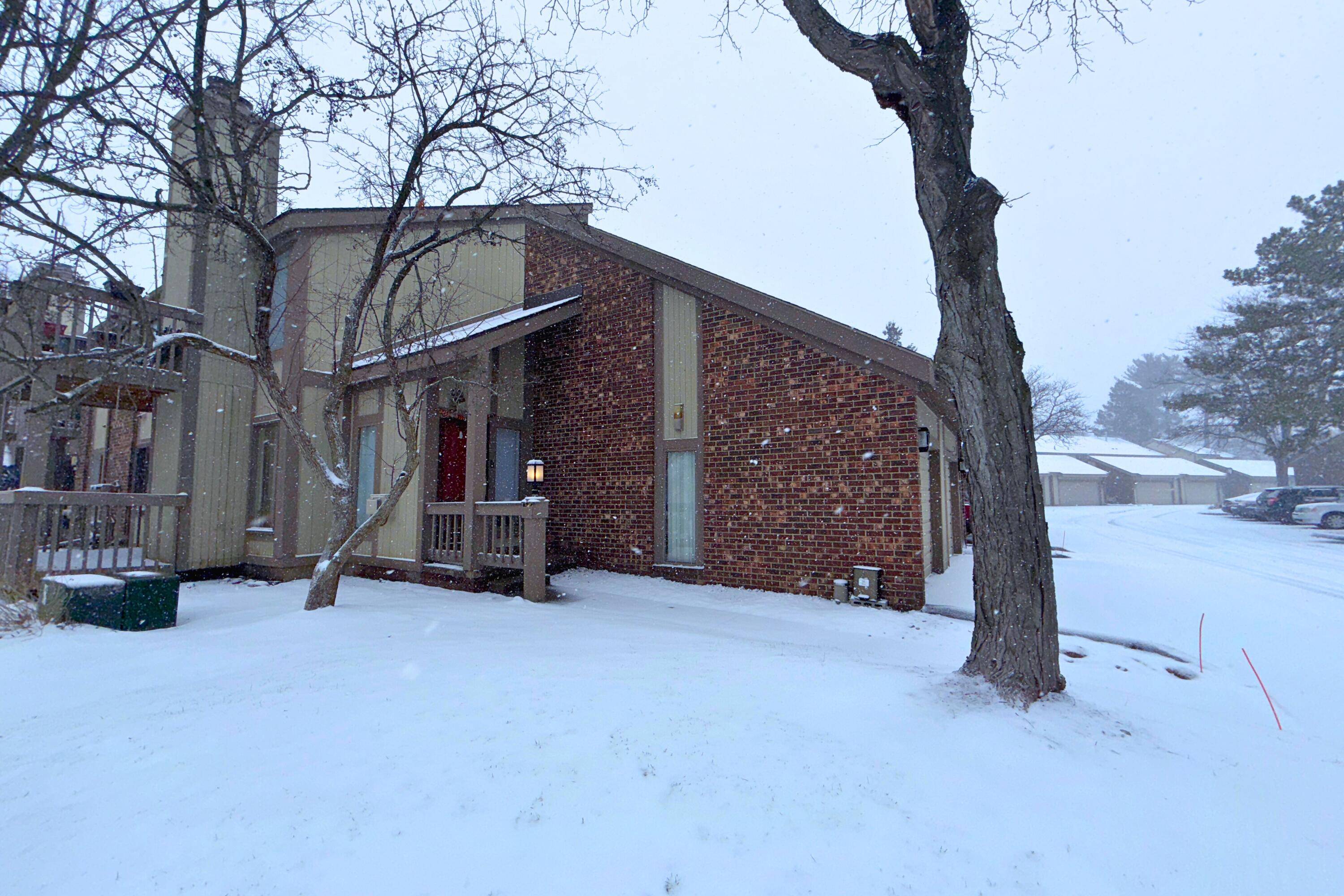 West Bloomfield, MI 48322,7361 Radcliff DR