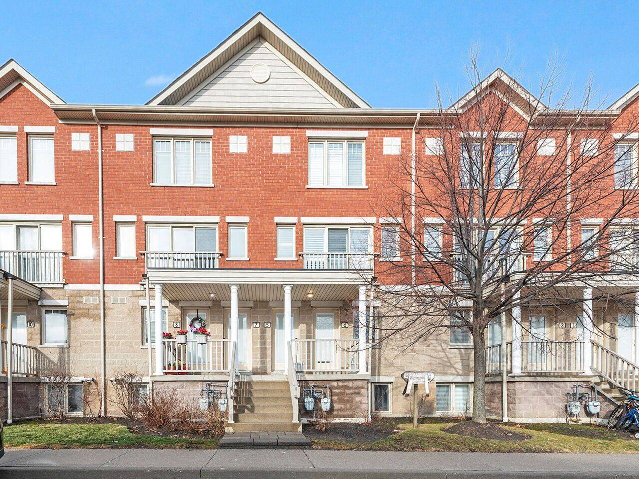 Mississauga, ON L5M 0E5,5050 Intrepid DR #7