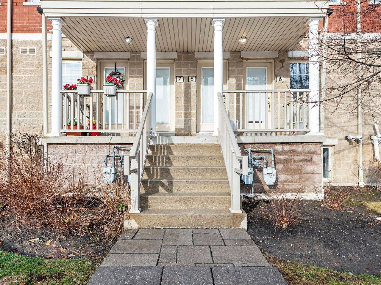 Mississauga, ON L5M 0E5,5050 Intrepid DR #7