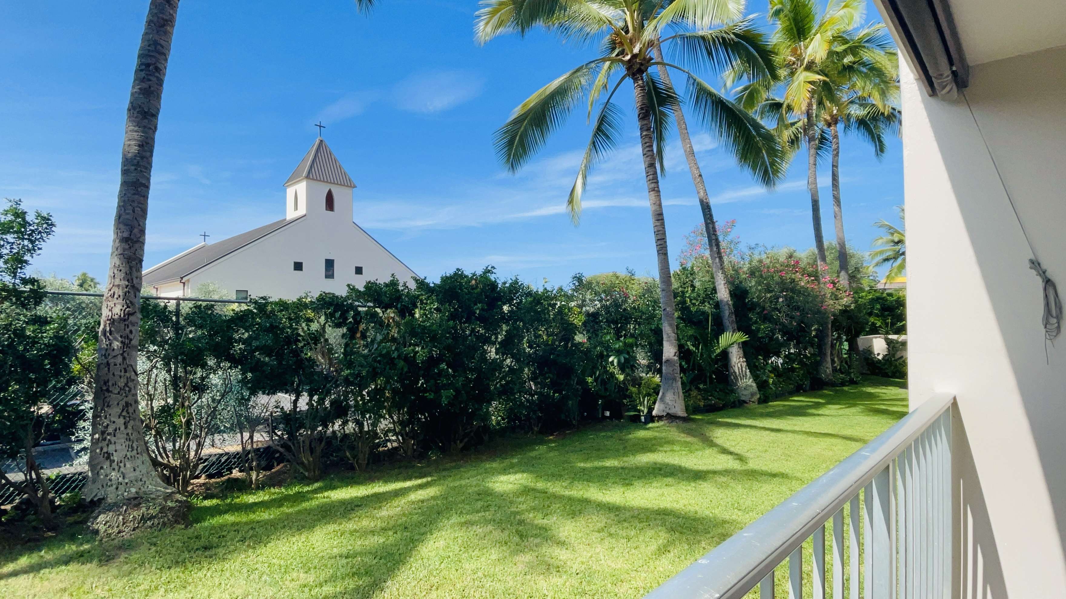 Kailua-kona, HI 96740,75-5766 KUAKINI HIGHWAY #104