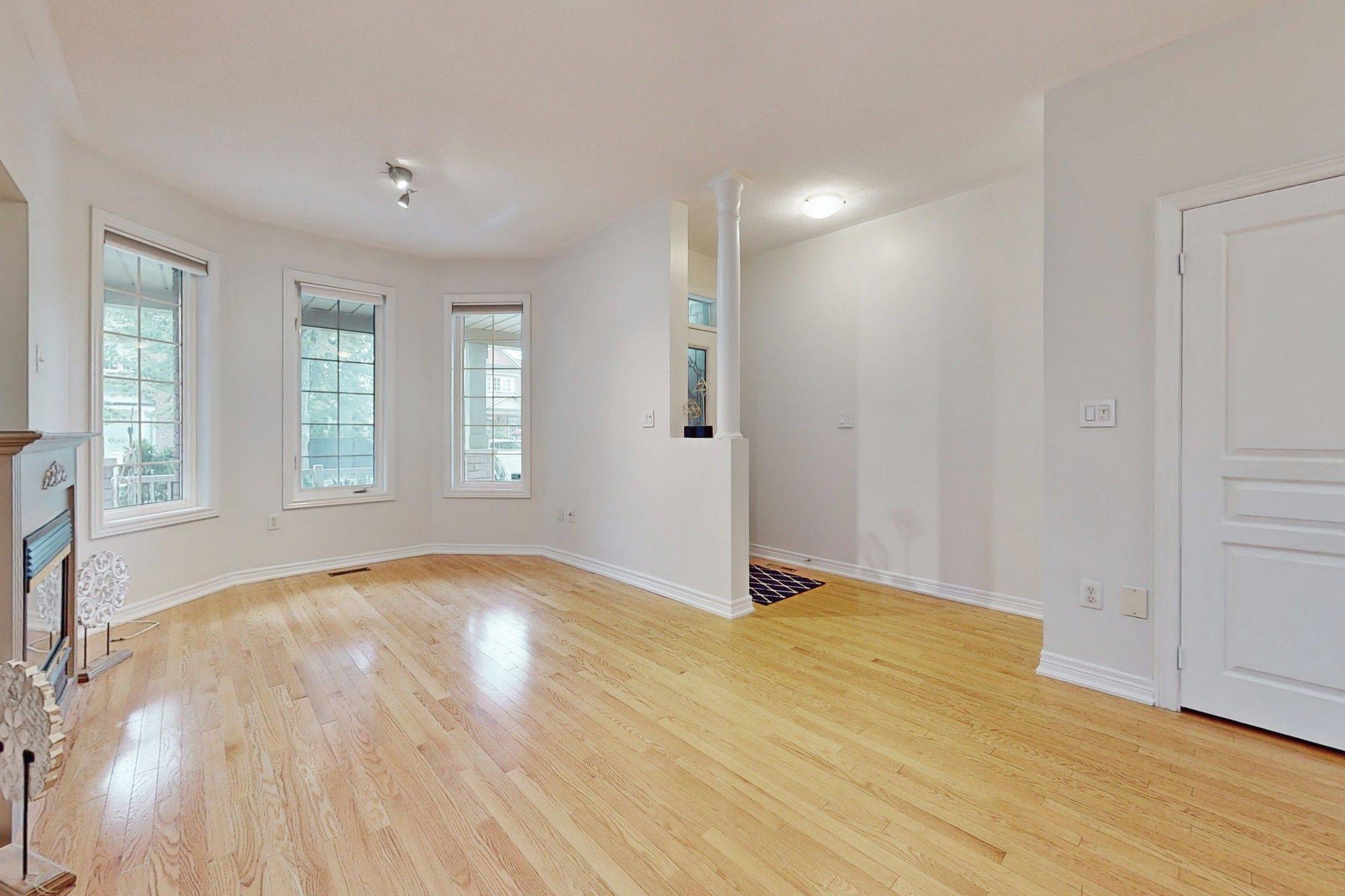 Richmond Hill, ON L4E 4B1,19 Longwood AVE S