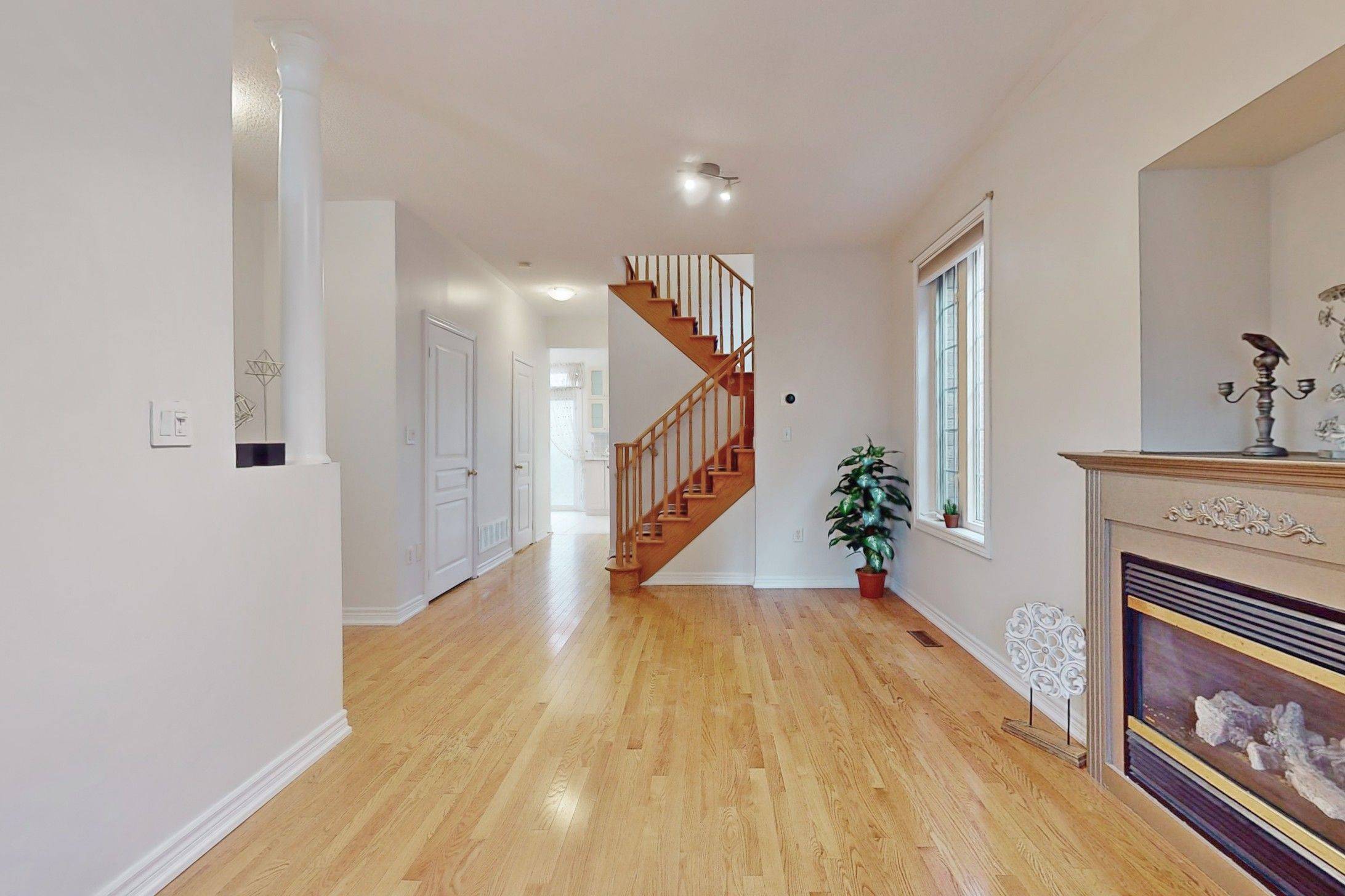 Richmond Hill, ON L4E 4B1,19 Longwood AVE S