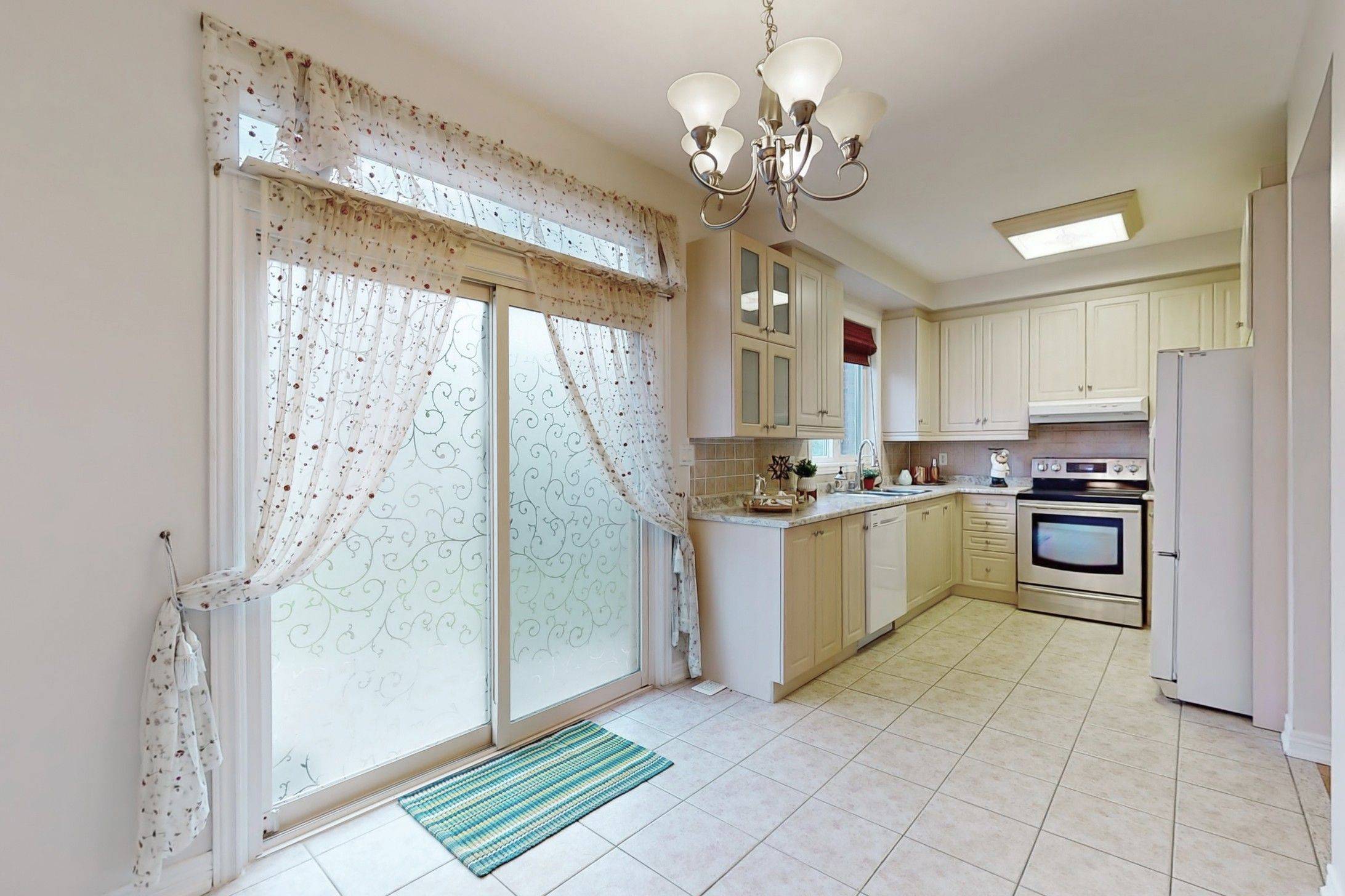 Richmond Hill, ON L4E 4B1,19 Longwood AVE S